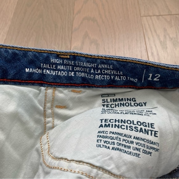 TOMMY | High Rise Straight Ankle Jeans - Picture 14 of 16